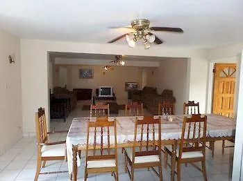 Villa Donna Inn Montego Bay Alojamento de Acomodação e Pequeno-almoço